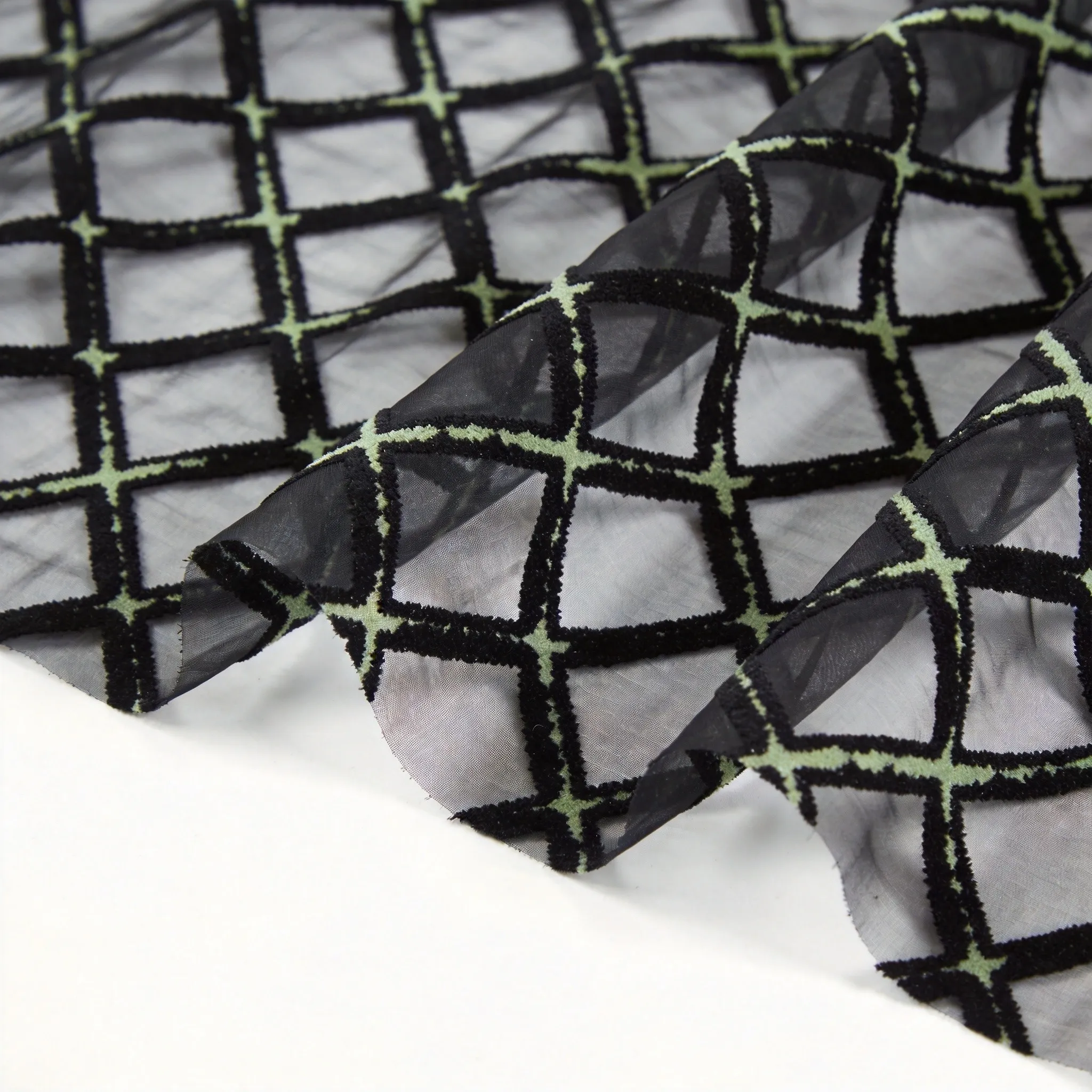 黑色薄纱植绒菱形格纹雾绿